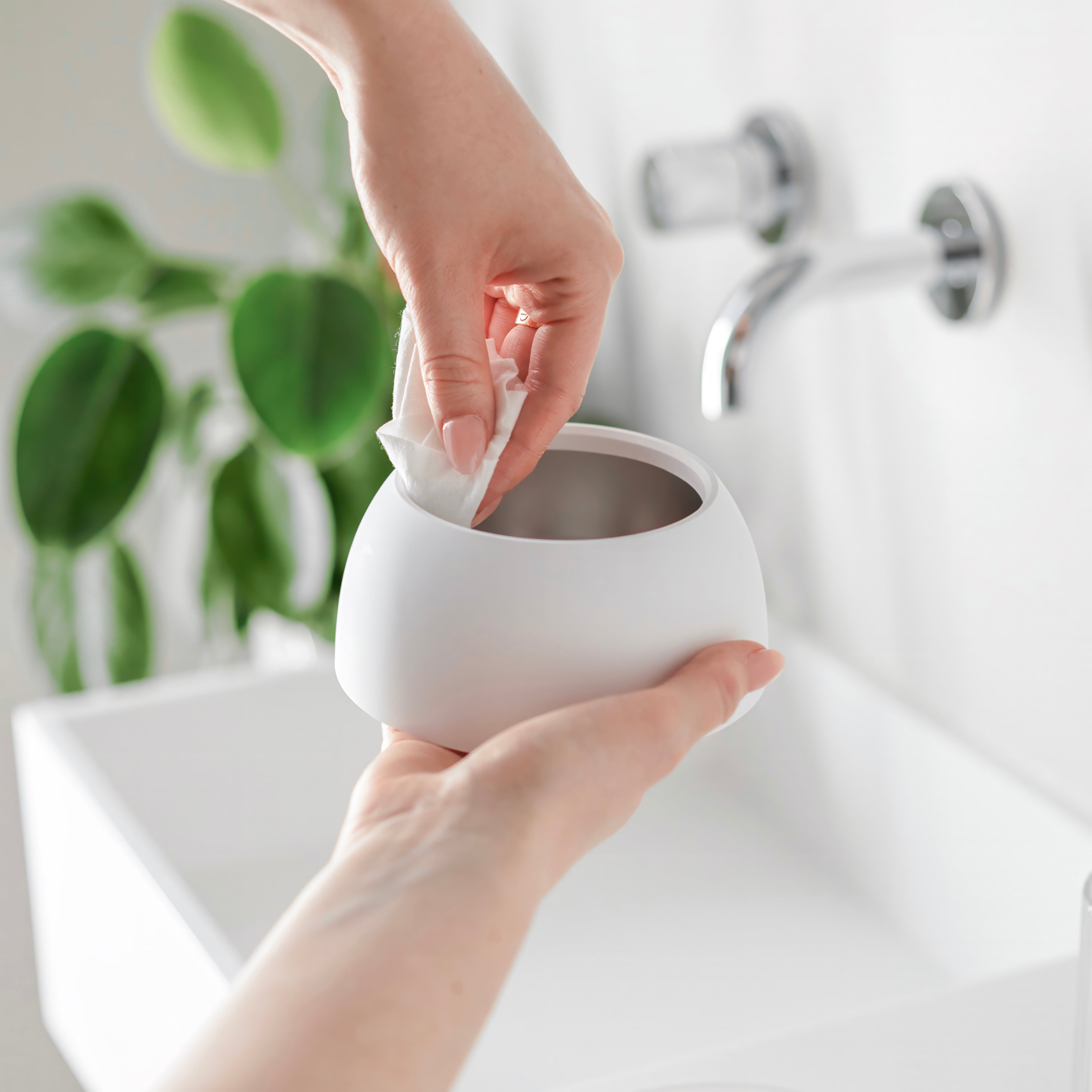 Protective Cleaning Wipes